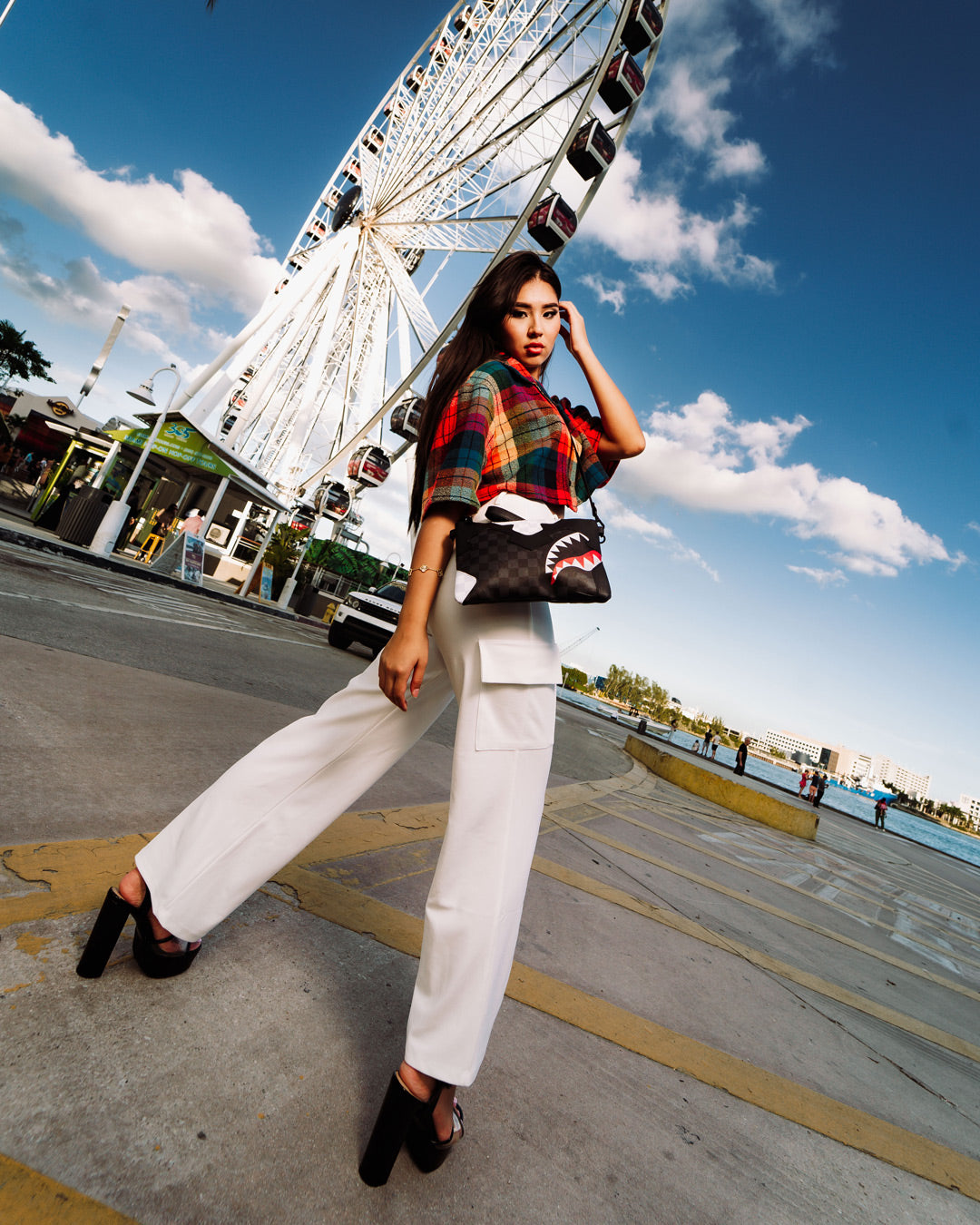 SPRAYGROUND® POUCHETTE TRIPLE DECKER HEIR TO THE THRONE CROSSOVER CLUTCH